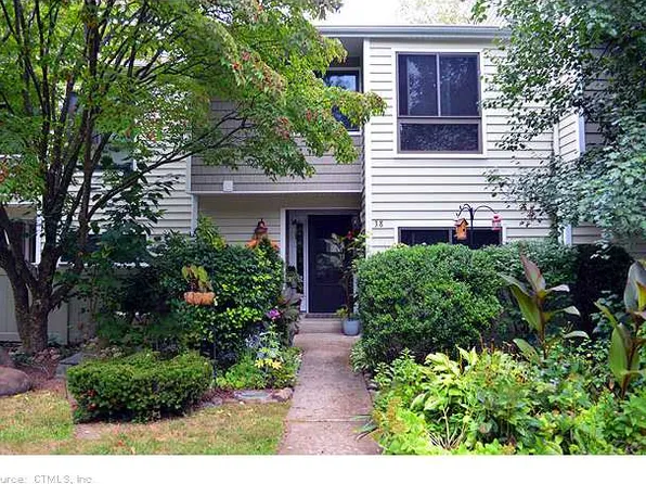 38 Currier Pl, Cheshire, CT 06410