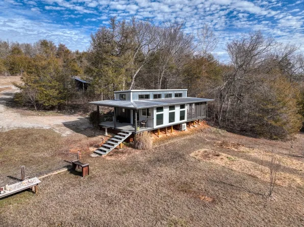 575 Flamingo Ln, Eureka Springs, AR 72631
