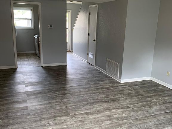 4th image of 525 W 4th St