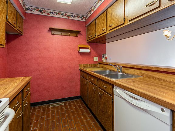 4th image of 1766 Sawgrass Dr
