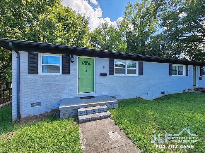 2 bed, 1.0 bath, 855 sqft, $1,295 — Photo 1