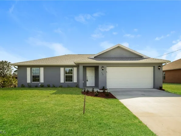 858 Carbon St E, Lehigh Acres, FL 33974