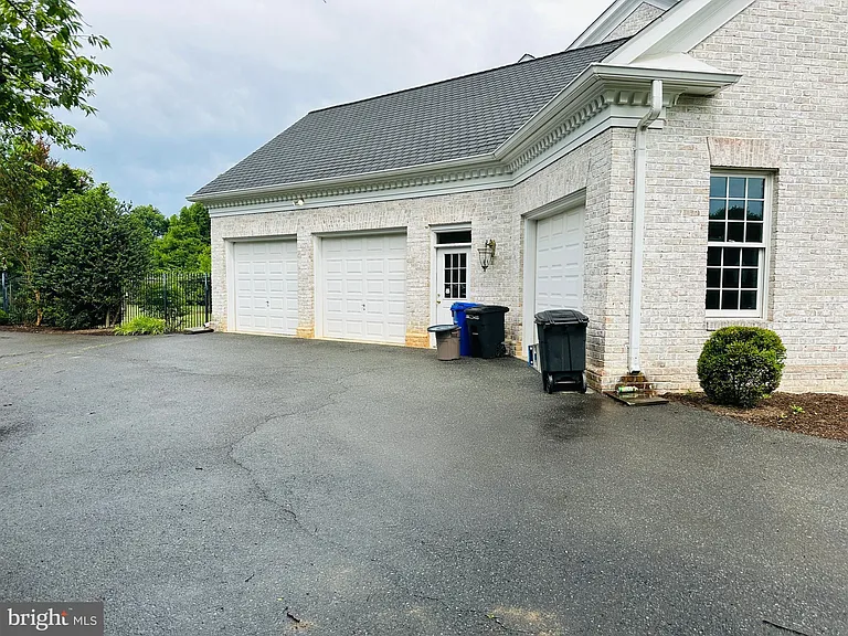 6504 Sand Trap Dr — Photo 4
