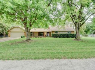 9758 Swan Dr, Broken Arrow, OK 74014