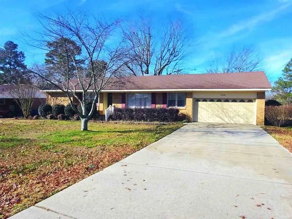 1021 9th St NW, Guntersville, AL 35016
