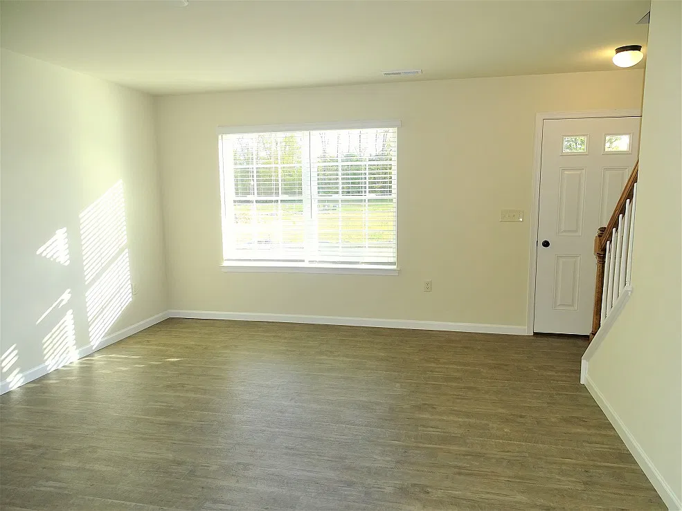 3 bed, 2.5 bath, 1449 sqft, $1,795 — Photo 2