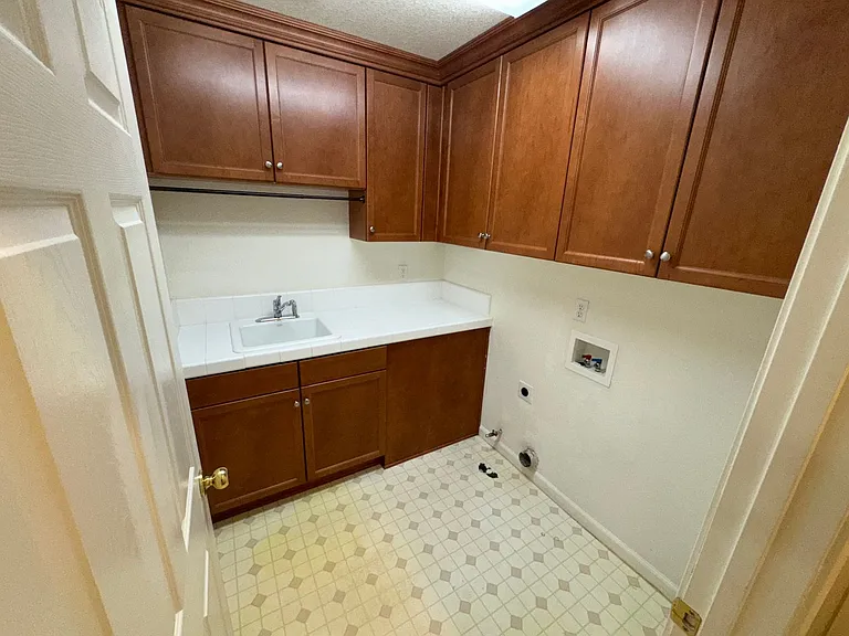 4270 Rimini Way — Photo 33