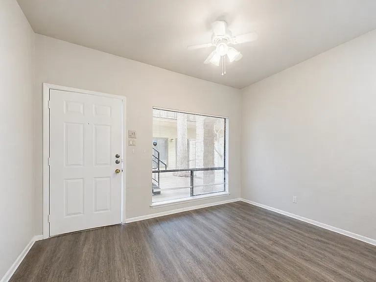 2815 Rio Grande St #101 — Photo 2