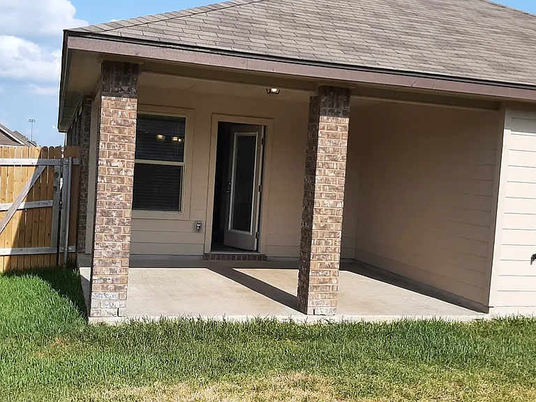 1222 Kiskadee Branch Dr — Photo 2
