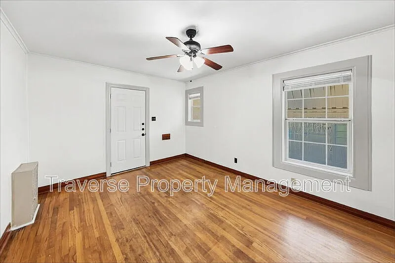 2 bed, 1.0 bath, 796 sqft, $1,450 — Photo 4