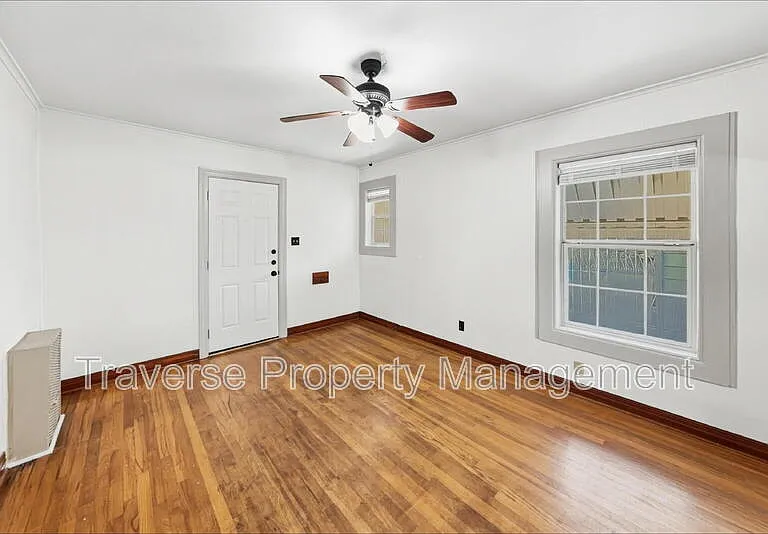 3624 Frazier Ave — Photo 4