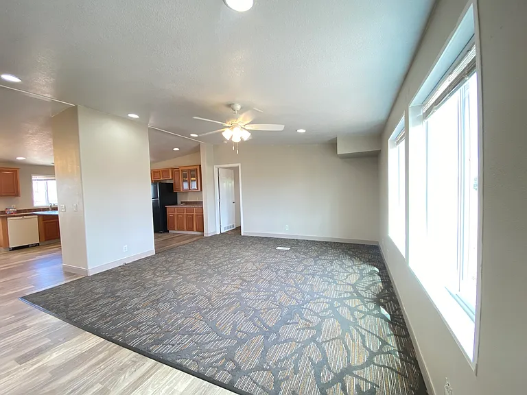 314 Manzanita Way — Photo 2