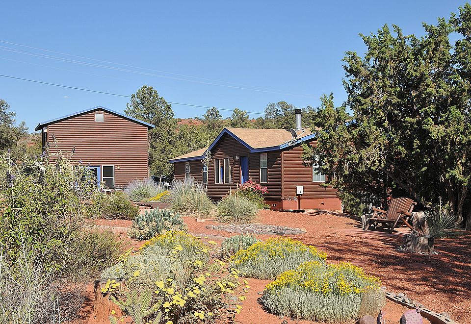 Main House/n/Guest House