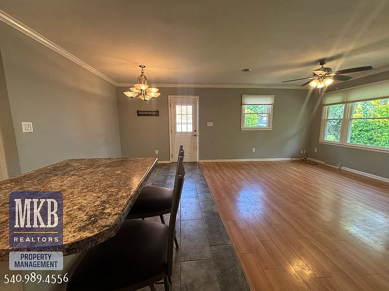 4706 Casper Dr NE — Photo 9