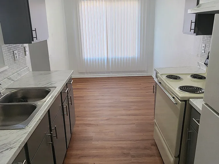 2773 Sidewinder Ln #B — Photo 2