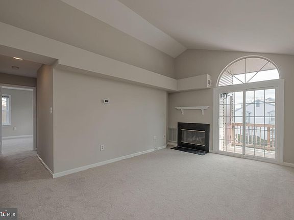 3rd image of 6915 Victoria Dr Unit L