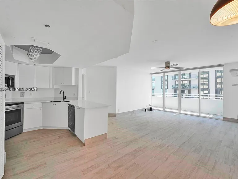 8911 Collins Ave #703 — Photo 4