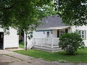 2nd image of 324 W Main St