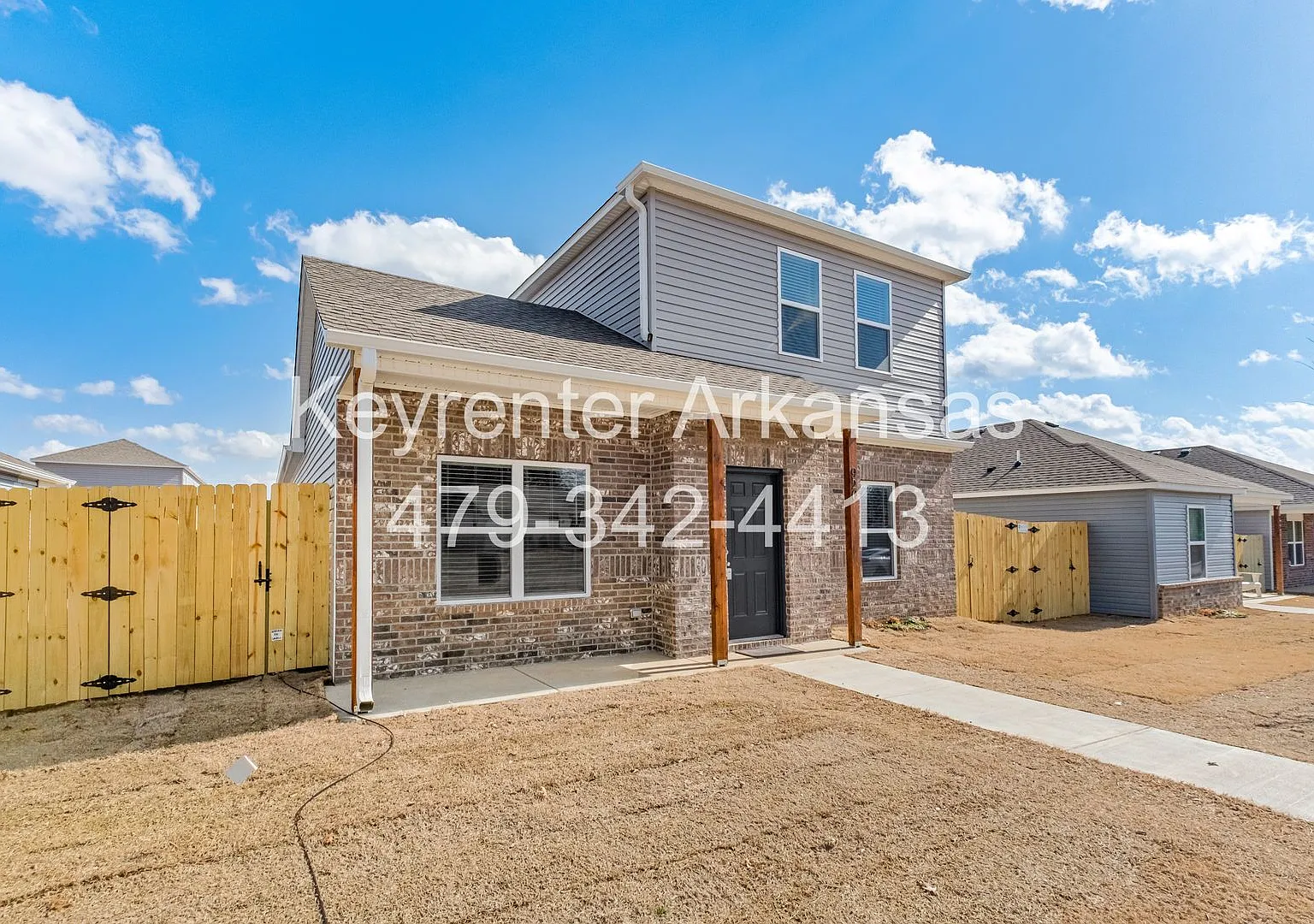 Spacious Home in Fayetteville! — Photo 2