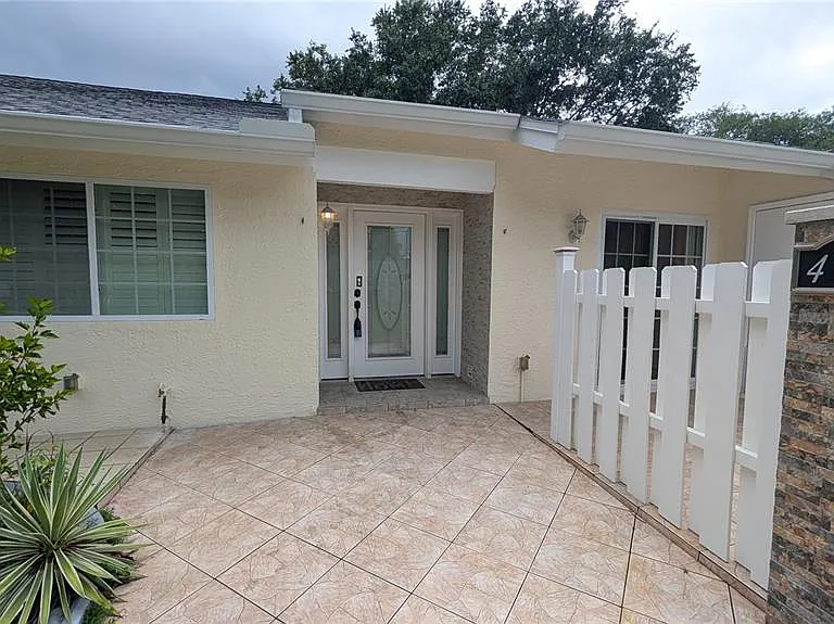 4000 Poinciana Ct — Photo 2