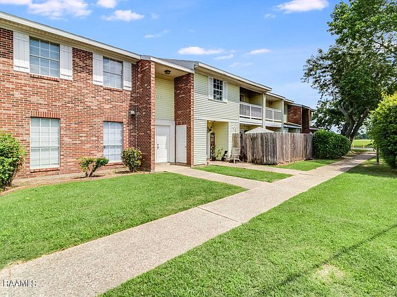 3rd image of 101 Wilbourn Blvd APT 104