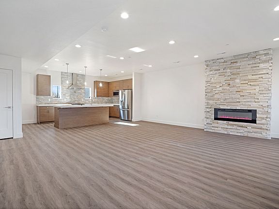 5th image of 1618 S Main St #3