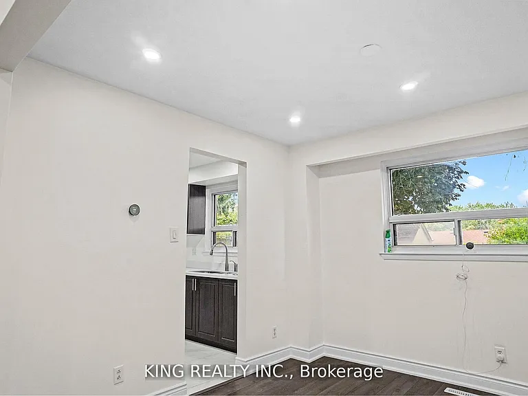 16 Wimbledon Ct — Photo 13