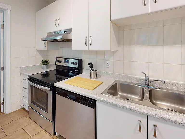 46 Maclaren St — Photo 12