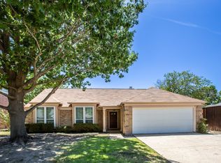 8006 Rainbow Dr, Rowlett, TX 75089