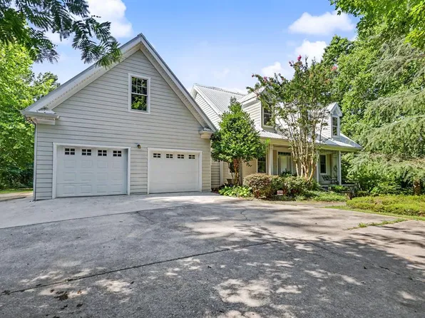 54 Esco Cir, Rabun Gap, GA 30568