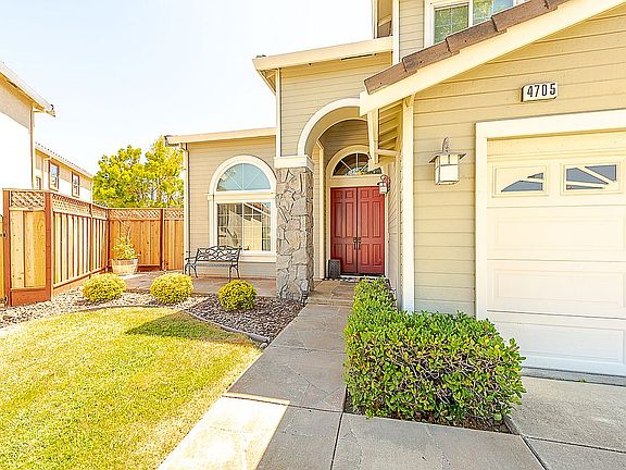 3rd image of 4705 Harbor Cove Ct