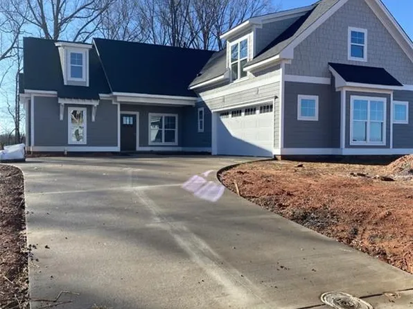 397 Brookberry Farm Cir, Winston Salem, NC 27106