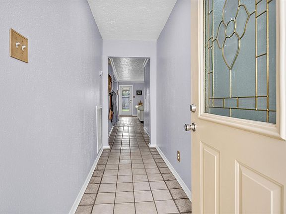 5th image of 8422 Oakhaven Rd