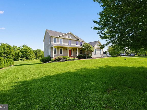 4th image of 27 McCoy Ln