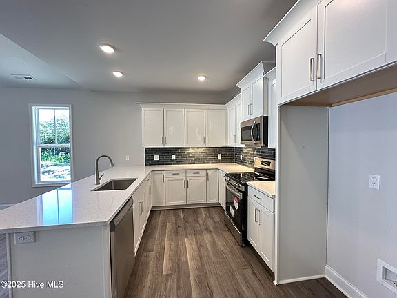 3rd image of 3077 Oak Drive SW