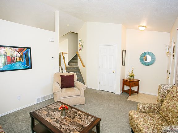 4th image of 3183 S Ivy Dr