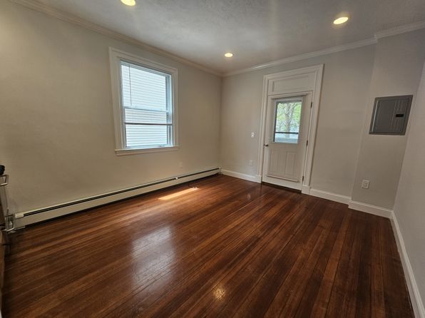 457 Centre St APT 204