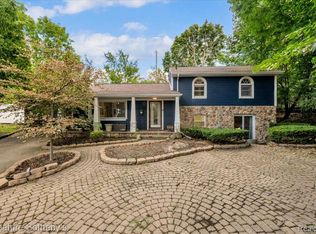 598 Park St, Birmingham, MI 48009