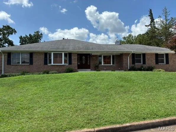 1603 Ronny Dr, De Soto, MO 63020