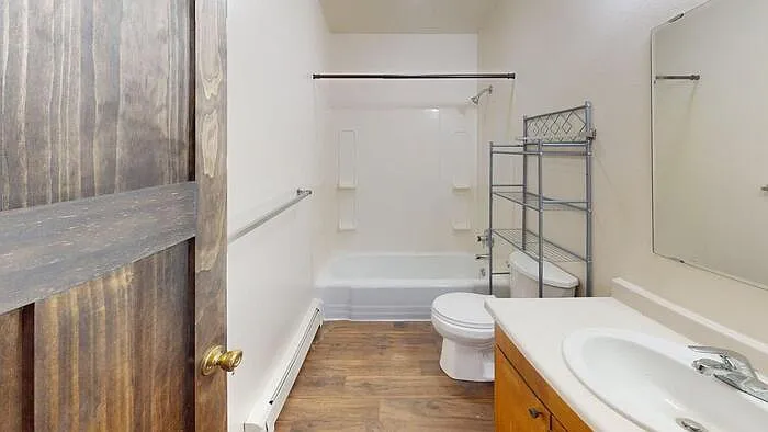 305 Ryan Dr #10 — Photo 4