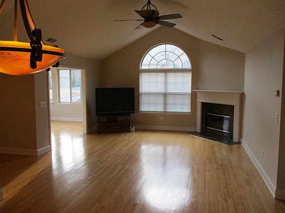 Great Room w/Fireplace