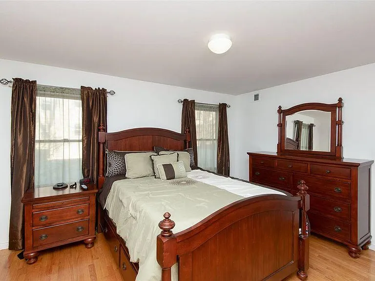 176 Manhattan Ave #2 — Photo 4