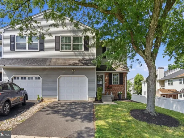 111 Elberta Dr, North Wales, PA 19454