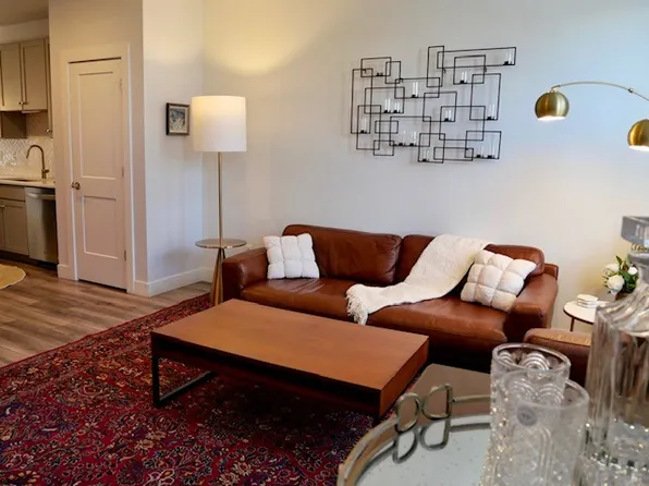 1074 N Navajo St, Denver, CO 80204