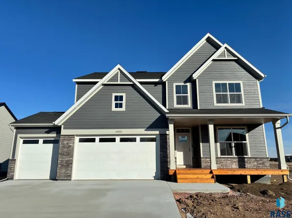 2808 S Copper Creek Ave, Sioux Falls, SD 57110