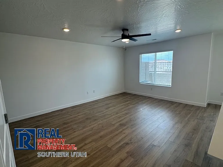 1664 S Forbidding Way — Photo 4