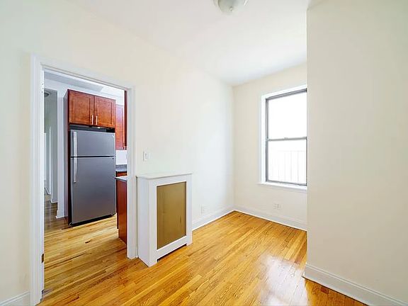 3rd image of 201 E 30th St APT 64