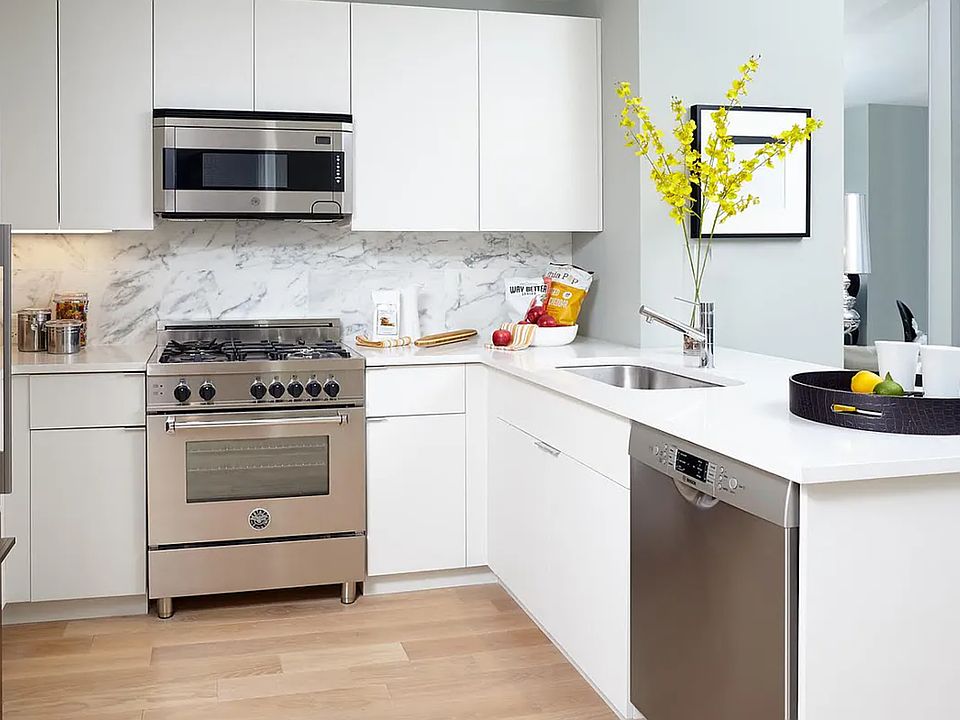 1st image of 515 9th Ave #12H