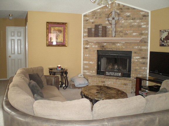 3rd image of 4138 Laurel Oak Dr