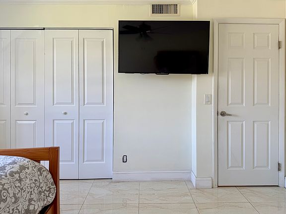 3rd image of 296 Racquet Club Rd APT 103